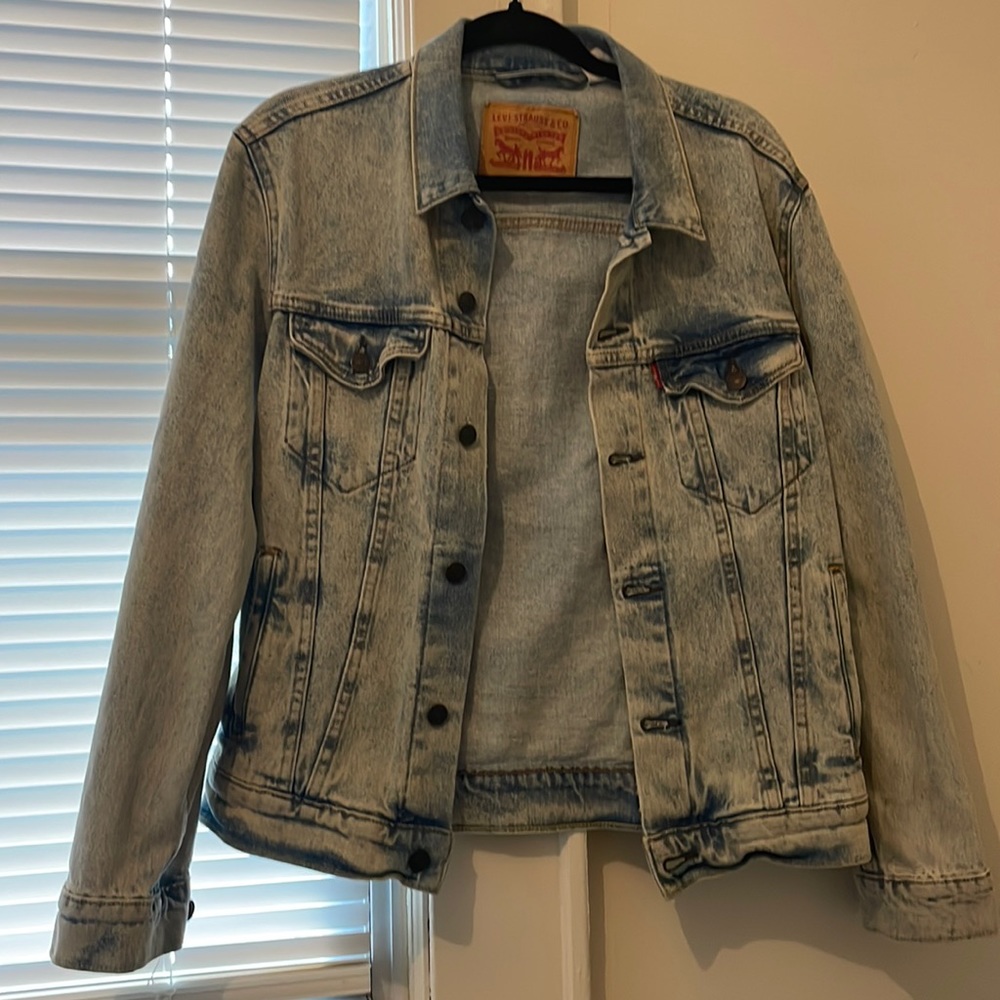 Acid wash Levi’s Jean jacket